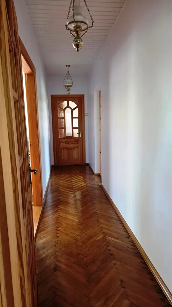 Esik - House with Garage and Garden in Radžiūnai