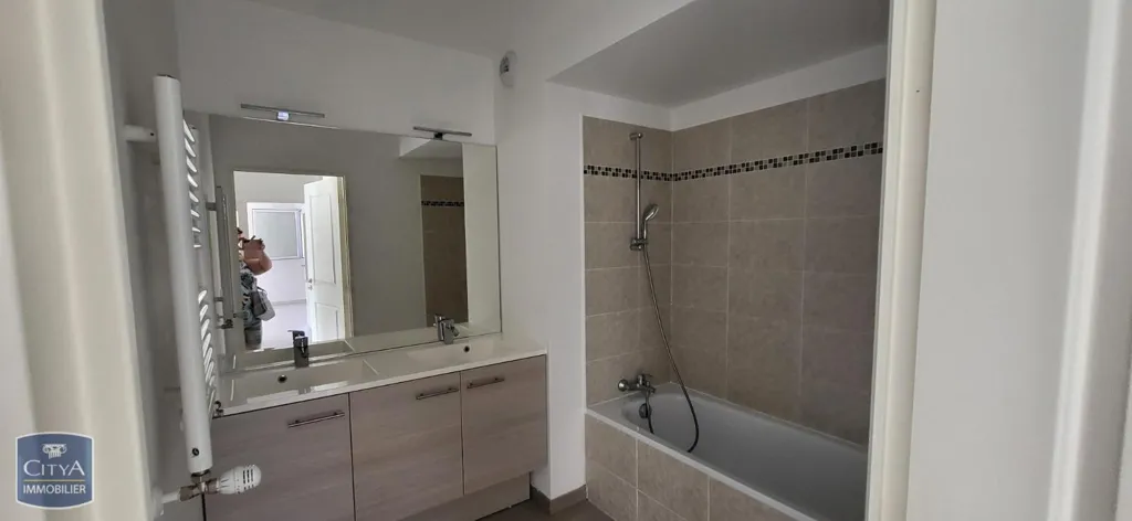 Salles de bain - Appartement 3 Pièces avec Balcon dans le Sud de Grasse