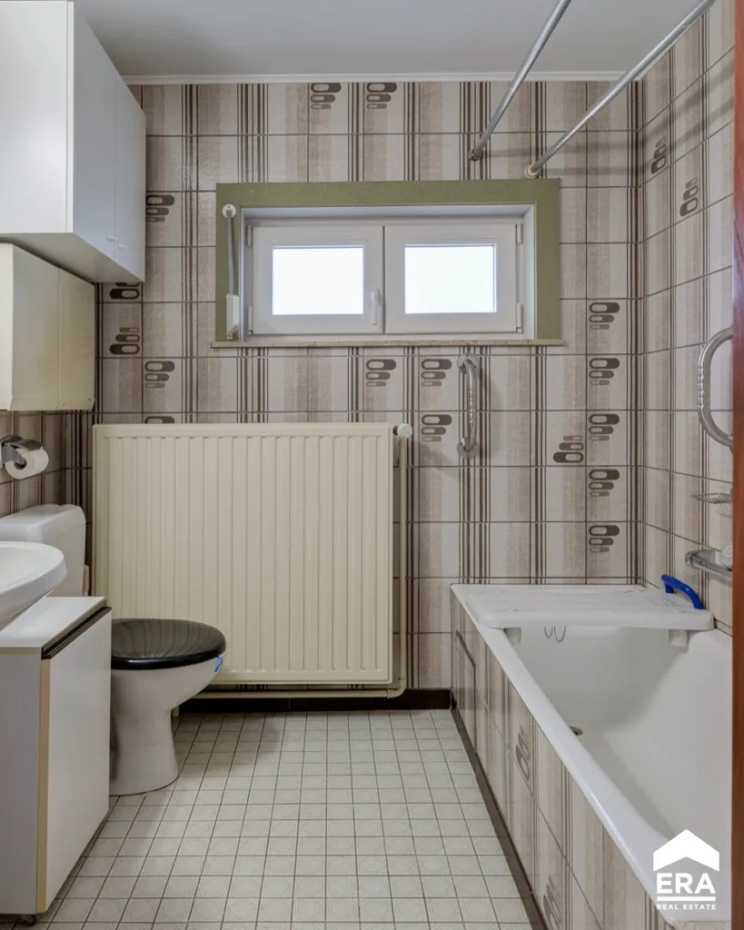 Salles de bain - Maison Semi-Détachée avec Jardin Sud-Ouest à Geetbets