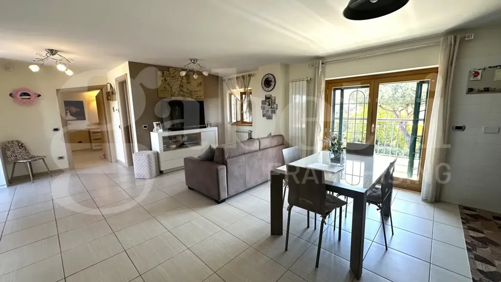 Salle à manger - Apartment with Balcony in Via Anagnina, Rome