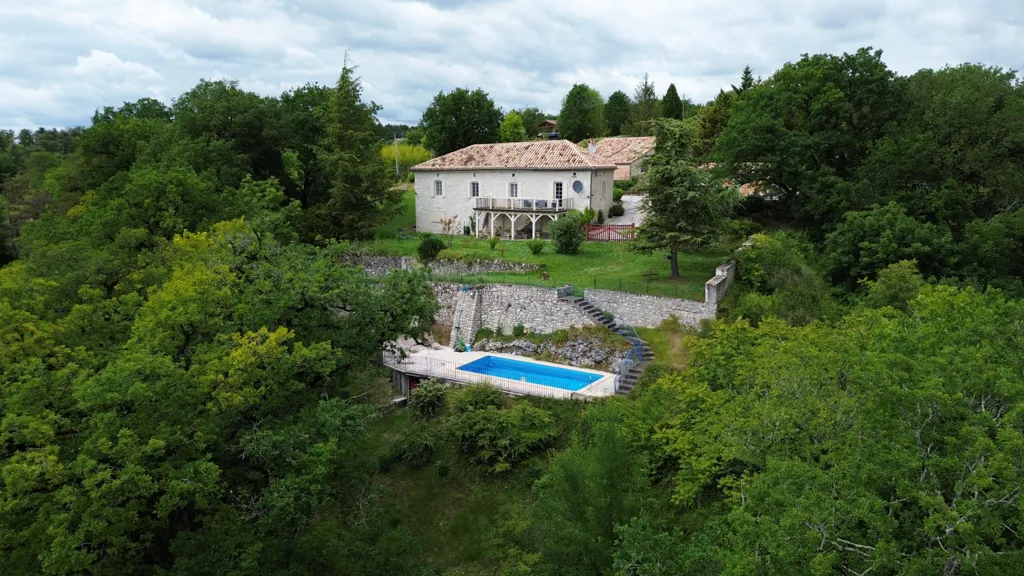 Vue aérienne - Maison en Pierre avec Piscine à Montaigu-de-Quercy