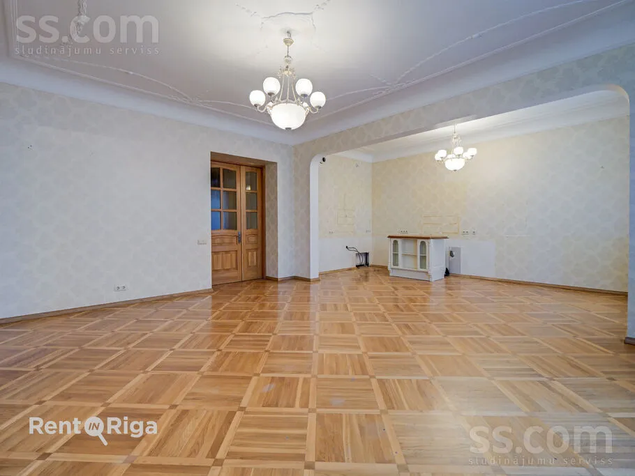 Appartement 4 pièces à Rīga