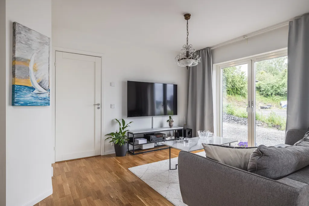 Elutuba - Modern Villa with Garden on Alnö