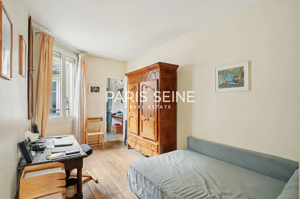 Bedrooms - 3-Piece Apartment with View in Paris 1st