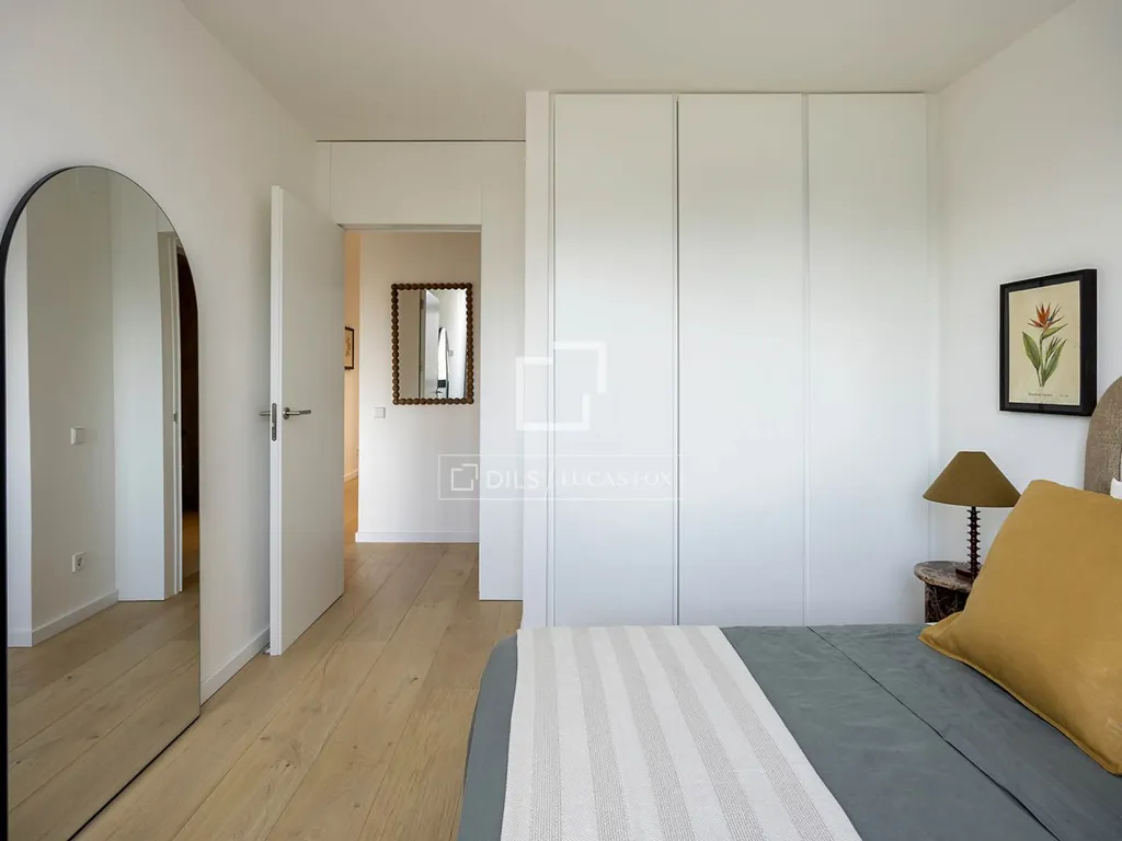 Chambres - Renovated Apartment with Terrace in Eixample Right