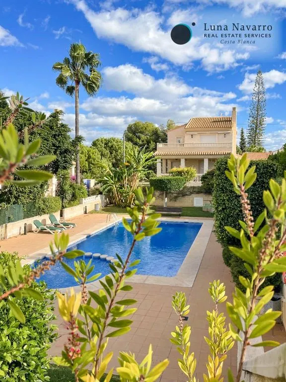 Pool - Luxury House with Sea View in El Albir