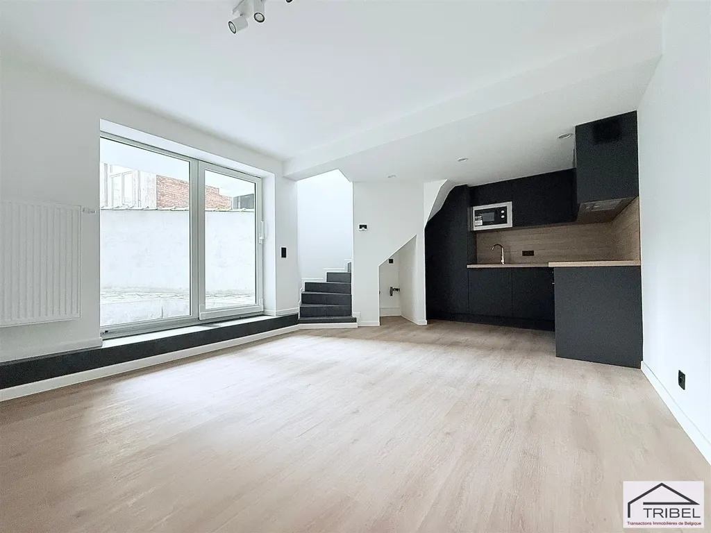 Séjour - Duplex Rénové avec Terrasse à Schaerbeek