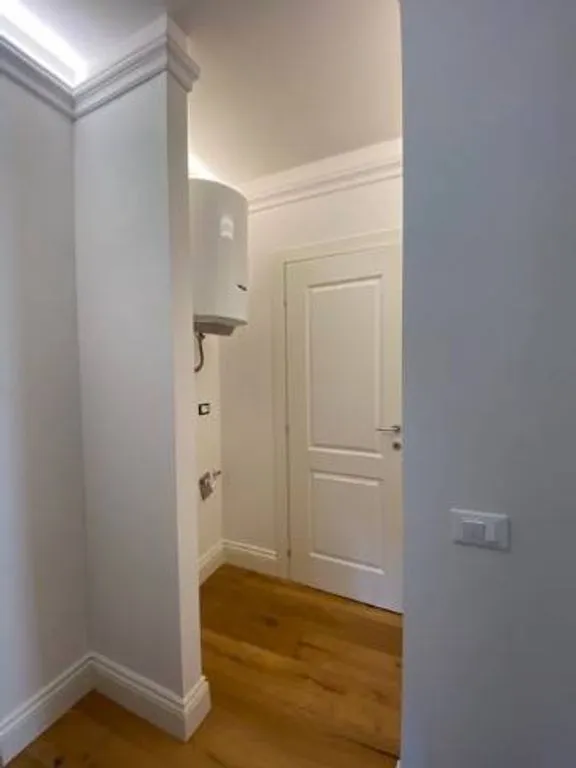 Esik - Luxury Flat in Historic Palazzo, Florence