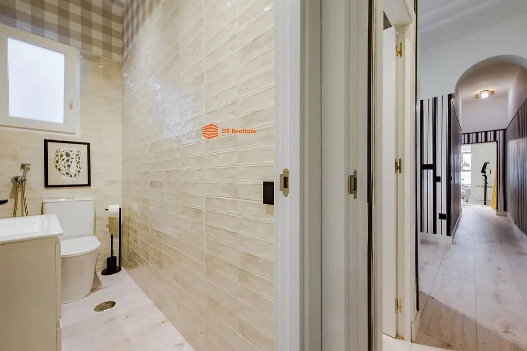 Salles de bain - Luxury Apartment with Rustic Elegance in Madrid