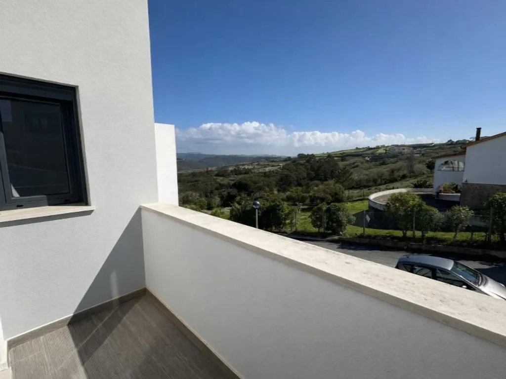 Balcon - Contemporary Semidetached House in Mafra