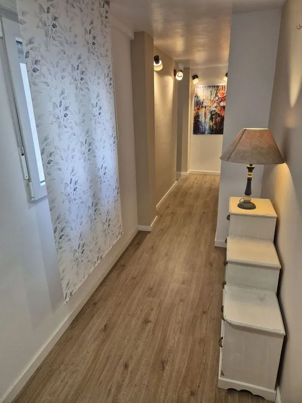 Ingresso - 2-Bedroom Flat with Balcony in Orriols