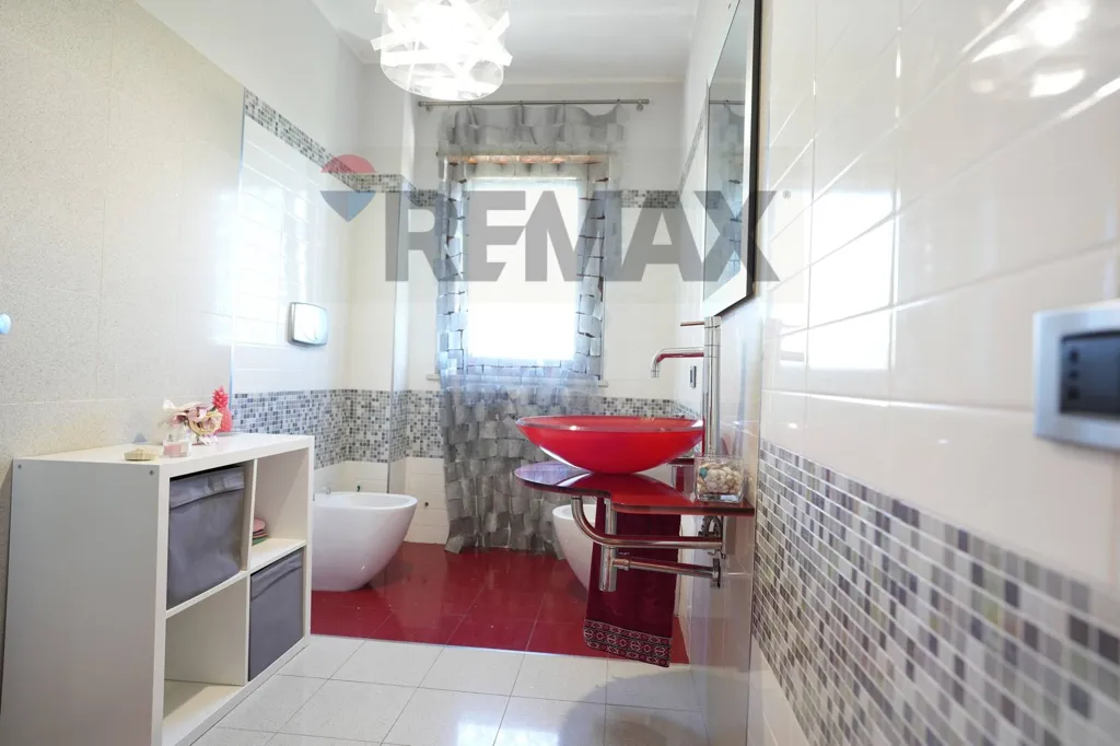 Bathrooms - Bifamiliar Villa with Garden in Lanciano