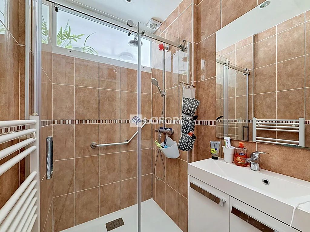 Salles de bain - Maison d'Architecte avec Terrasse à Rouen