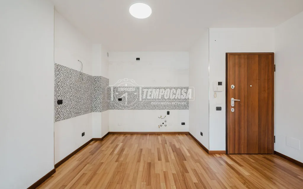Pièces - Two-Bedroom Apartment with Balcony in Trezzano Sul Naviglio