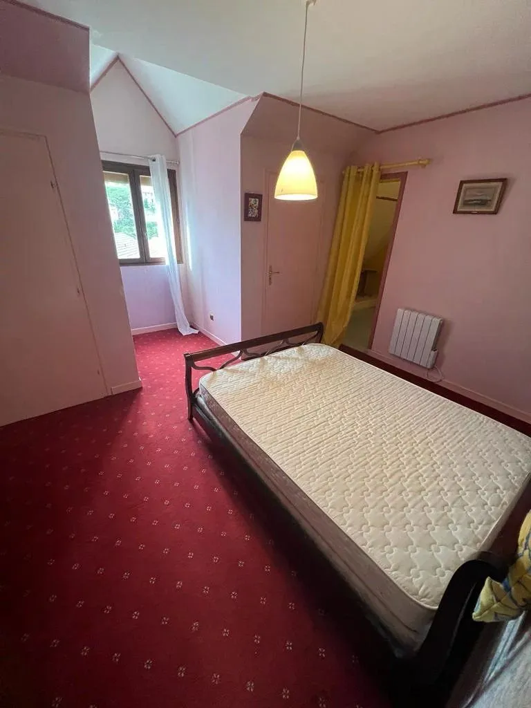 Chambres - Appartement T3 avec Jardin à Laffrey