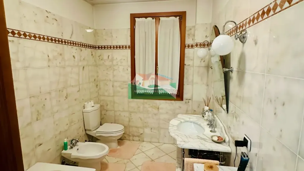 Salles de bain - Villa with Private Garden in Ravenna