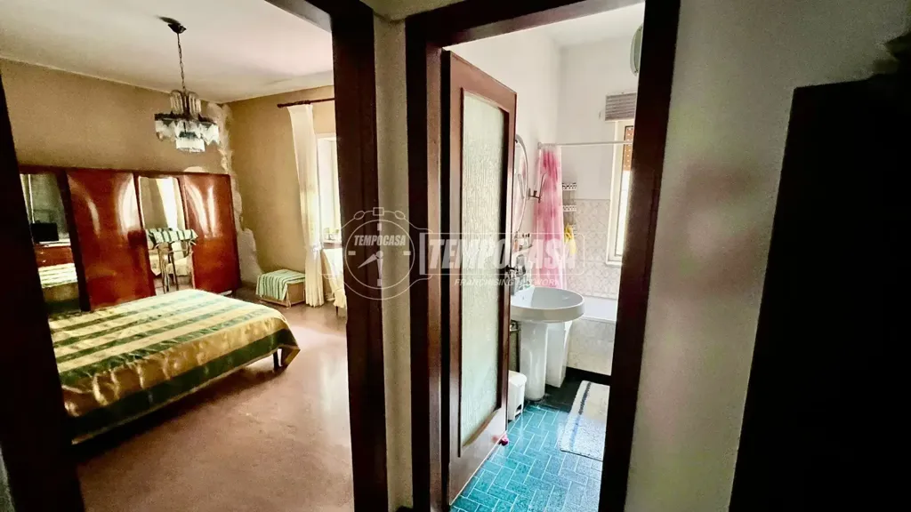 Chambres - 5-Bedroom Apartment with Lift in Naples