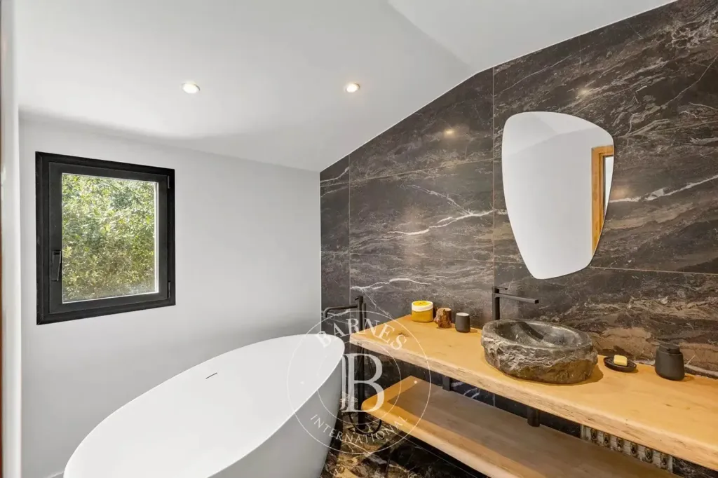 Vannitoad - Contemporary Villa with Pool near Bonifacio
