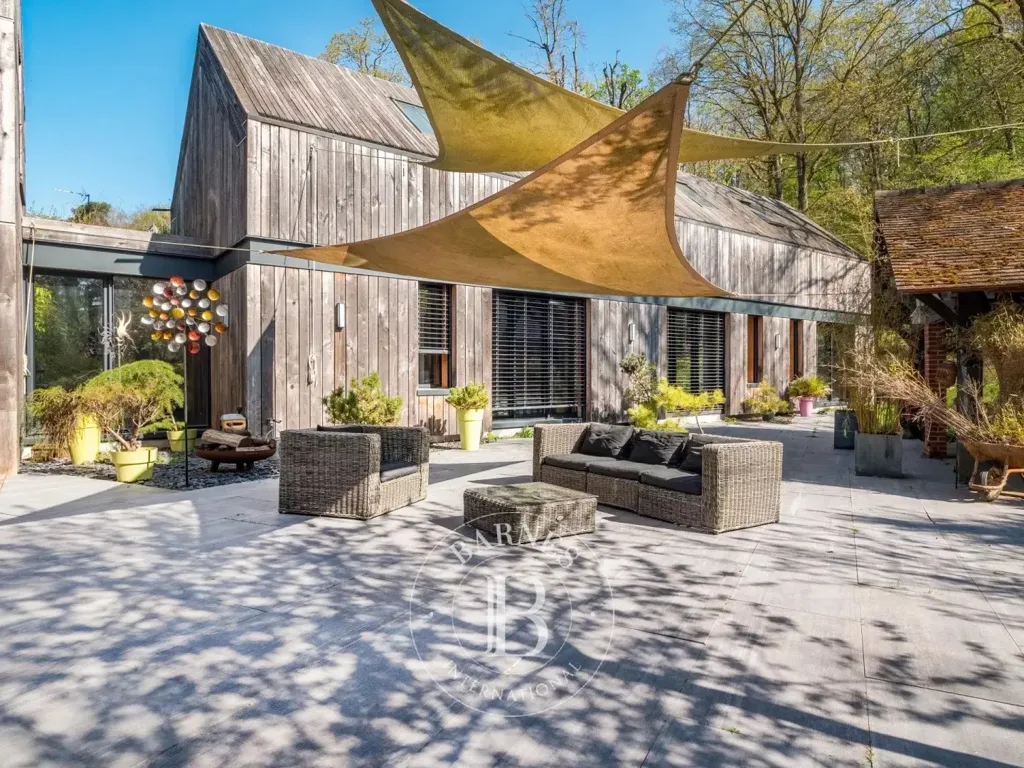 Terrass - Architect-Designed House with Pool near Paris CDG