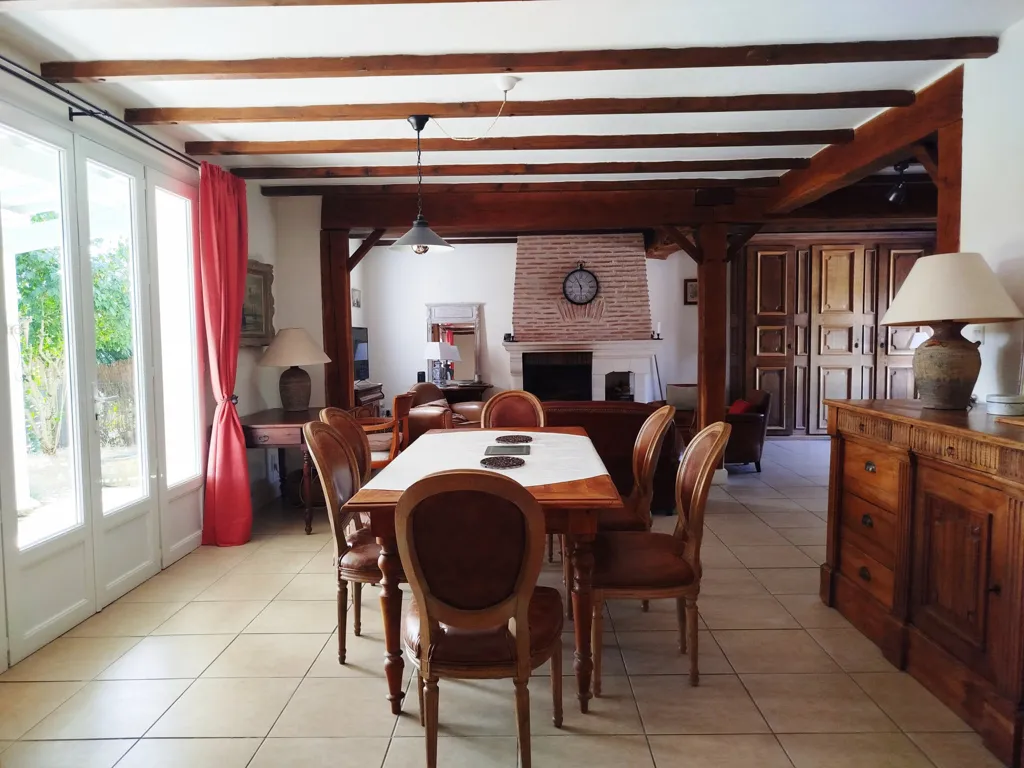 Dining Room - Family House with Pool in Quiet Area