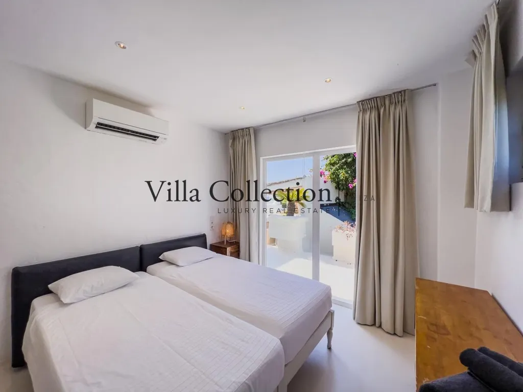 Chambres - Luxury Villa with Sea View in Cap Martinet
