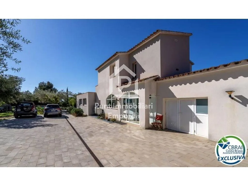Esterno - Chalet with Pool in Palau-Saverdera