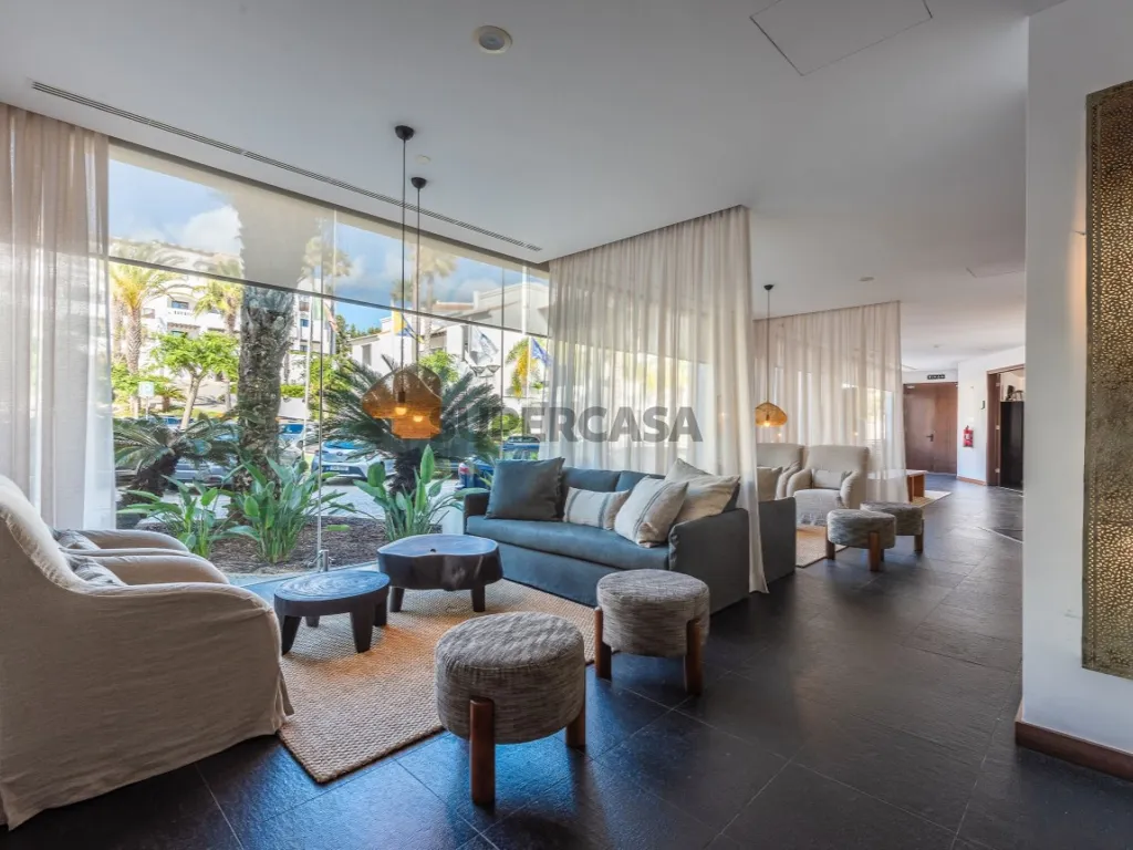 Séjour - Two-Bedroom Apartment with Pool in Lagos