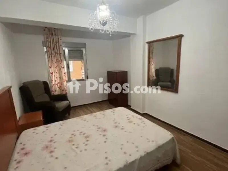 Chambres - Semi-Reformed Flat in Hospital-Nuevo Centre