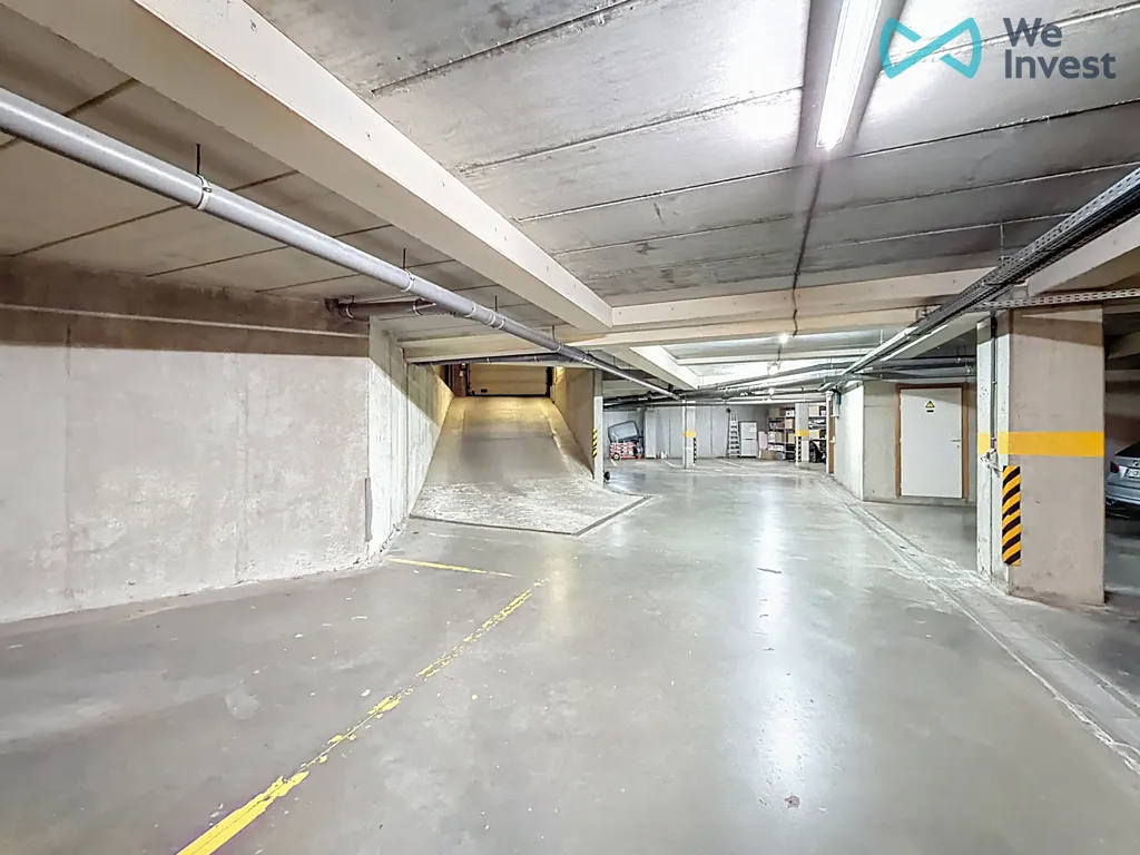 Garage - Appartement avec Terrasse et Garage à Schoten