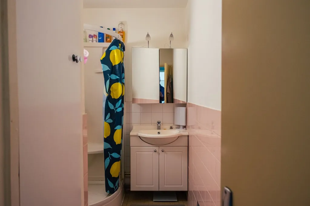 Salles de bain - Appartement 2 Chambres avec Balcon à Mons