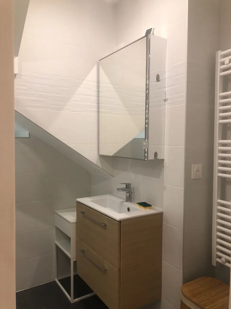 Salles de bain - Studio Meublé Rénové au Centre-ville de Gardanne