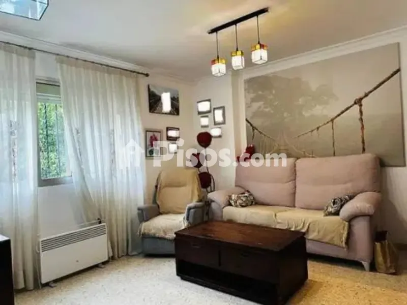 Elutuba - First Floor Flat with Garden in Pino Montano