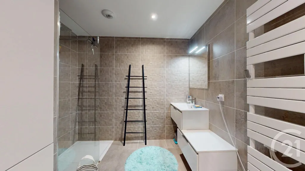 Salles de bain - Appartement T3 Traversant avec Terrasse à Lyon