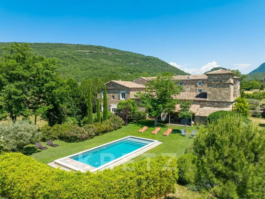 Õhuvaade - Patrimonial Home with Pool in Drôme Provençale