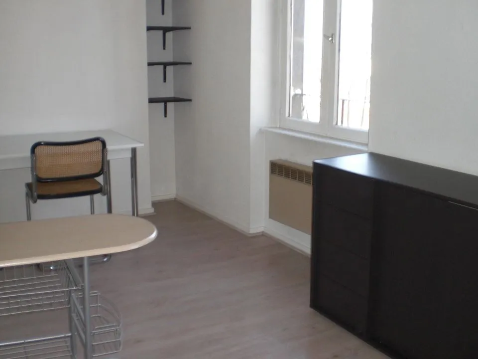 Kabinet - Studio with Kitchen in Clermont-Ferrand