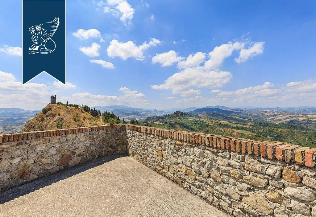 Terrasse - Medieval Castle with Panoramic Views in Rimini