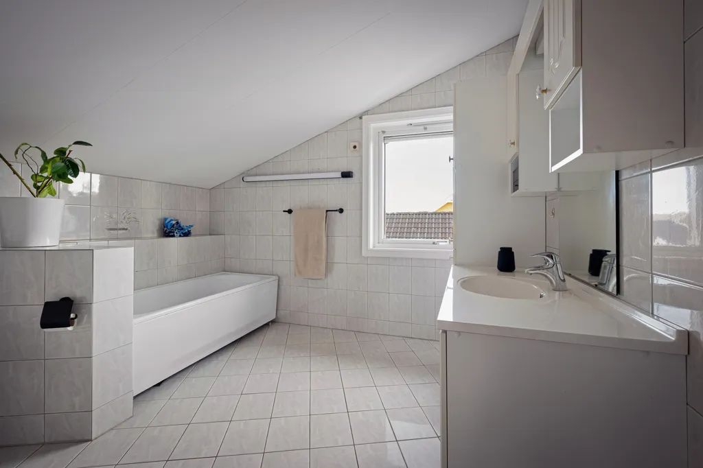 Salles de bain - Tyrolean House with Solar Panels in Løken-Katralen