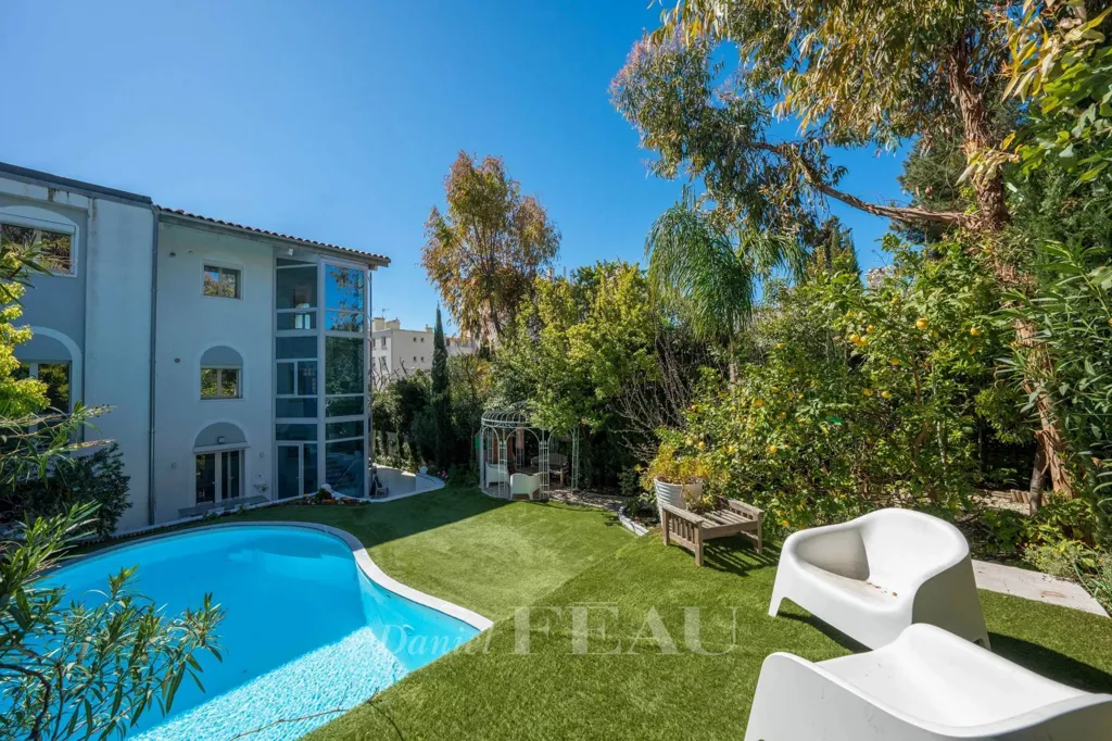 Piscine - Villa Rénovée avec Piscine à Marseille 7ème
