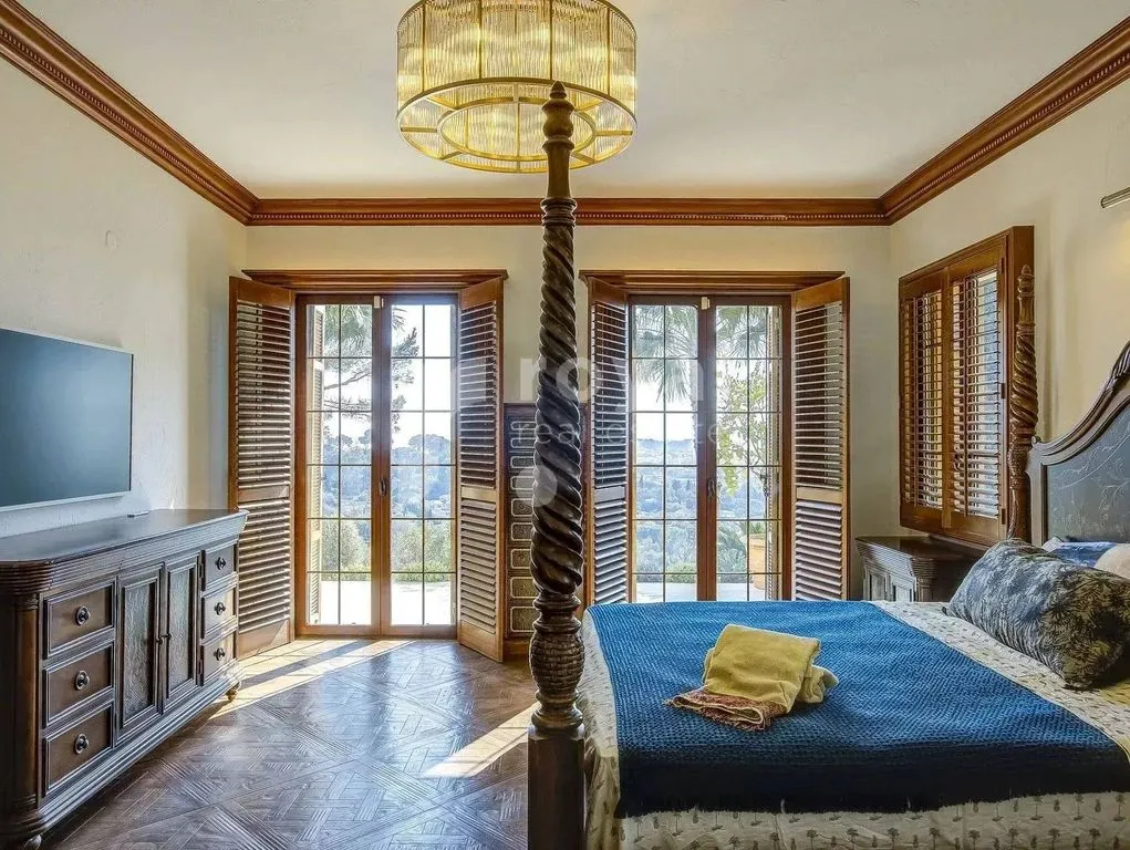 Chambres - Villa Luxueuse avec Piscine à Mougins
