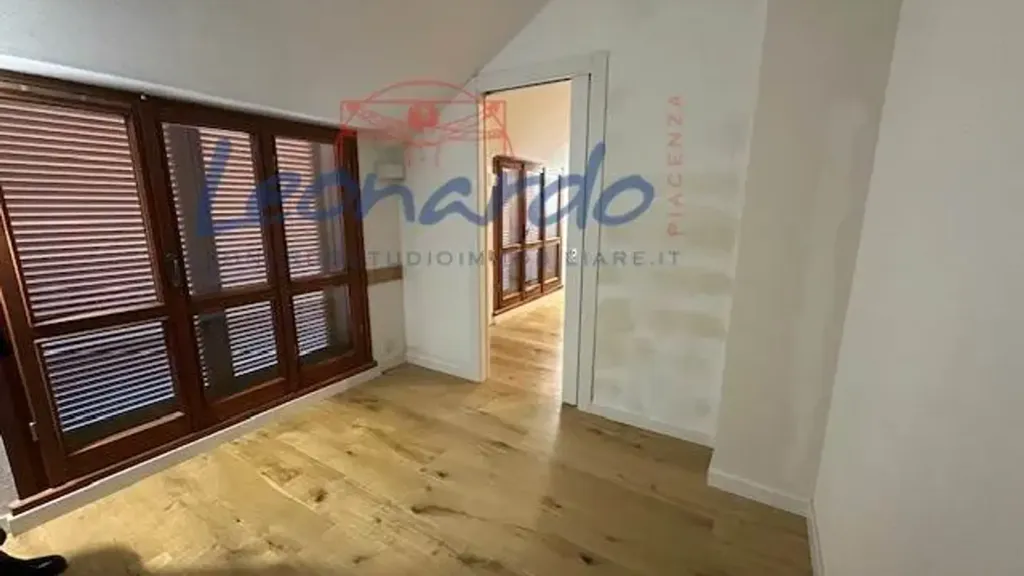Pièces - Modernised Apartment with Garden View in Piacenza