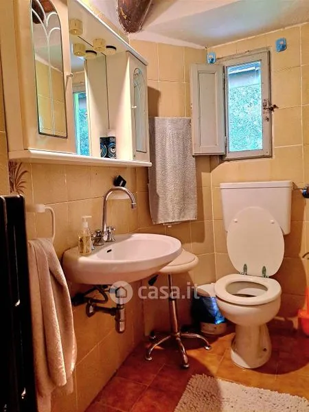Salles de bain - Rustic Farmhouse with Olive Grove in Pontassieve