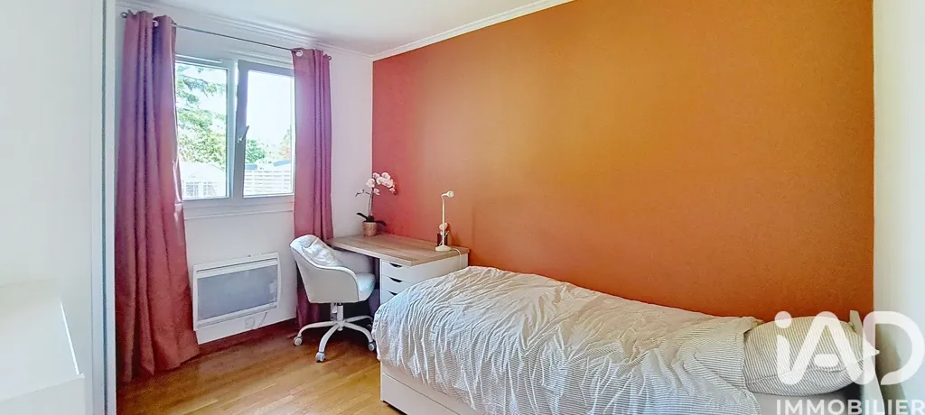 Chambres - Maison Familiale Rénovée avec Jardin à La Ferté-Alais