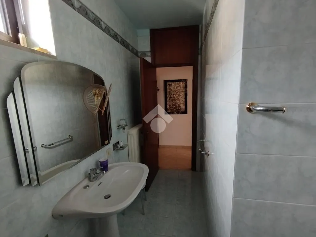 Bathrooms - Semi-detached House with Garden in Santorso