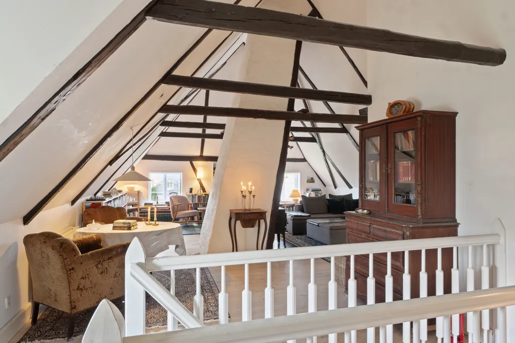Toad - Villa with Multiple Outbuildings in Skårup, Fyn