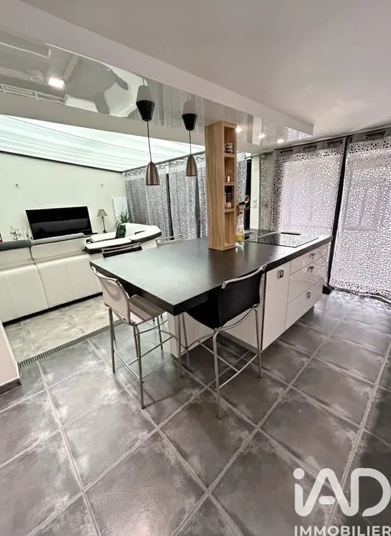 Cuisine - Villa Luxueuse avec Piscine à La Plaine-sur-Mer