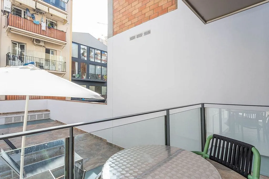 Rõdu - 1-Bedroom Apartment with Terrace in Sant Gervasi
