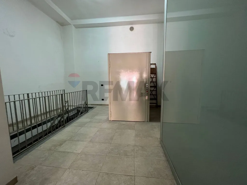 Toad - Commercial Space with Vitrines in Monopoli