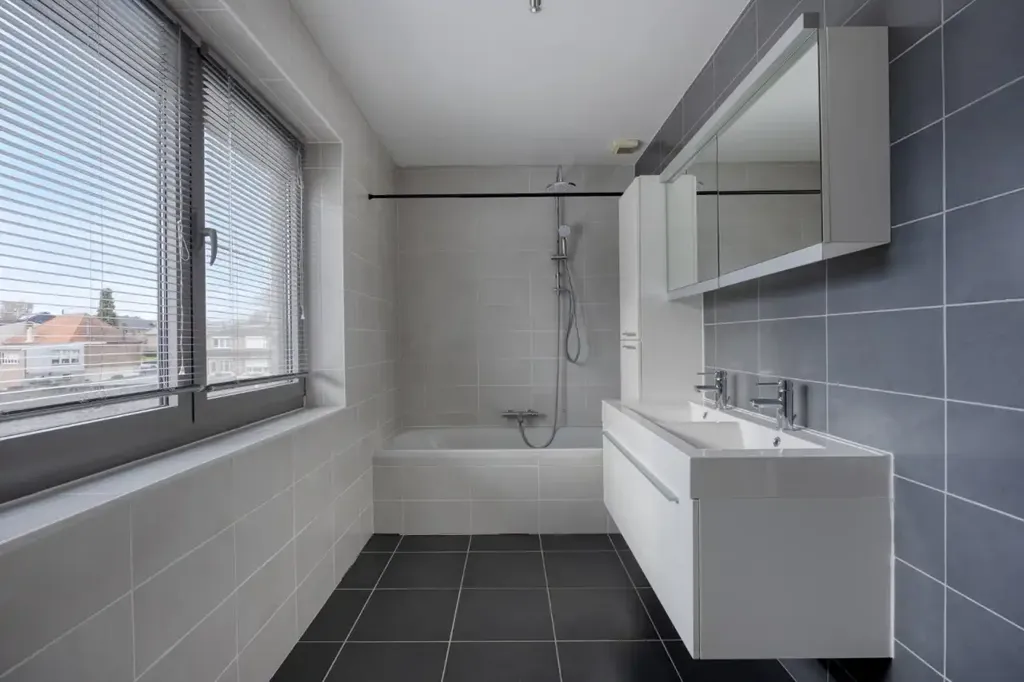 Bathrooms - Duplex Apartment with Terraces in Riemst