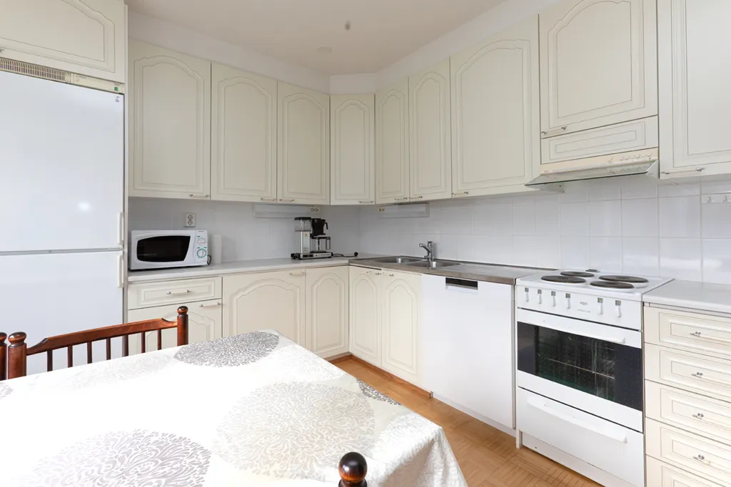 Cuisine - Spacious 3-Bedroom House with Sauna in Nilsiä