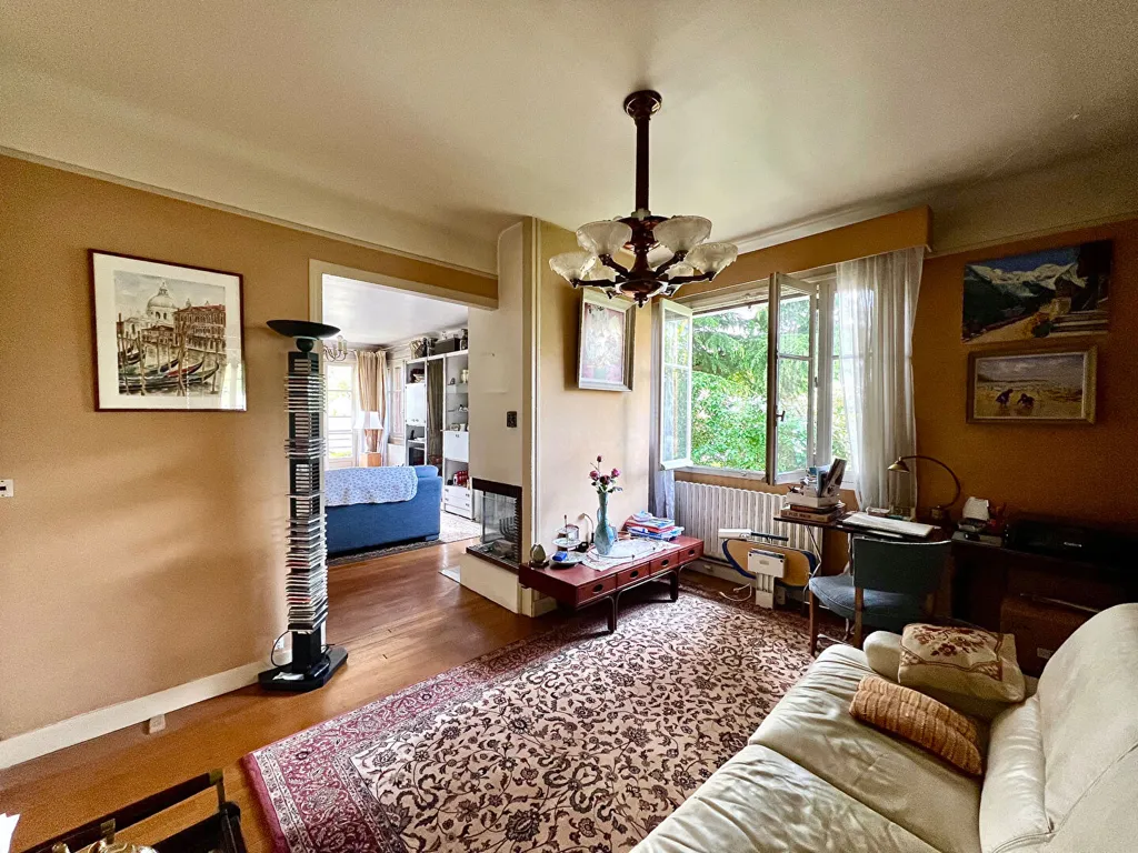 Elutuba - House with Garden in Sevres, Rive Gauche